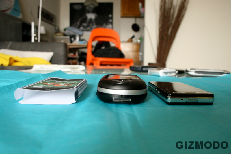 Illustration for article titled Sizemodo: Helio Ocean vs. Everything (including iPhone)
